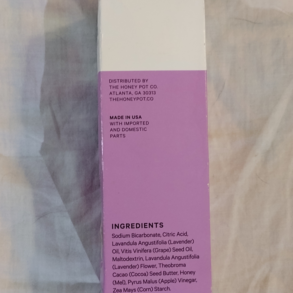 Calming Lavender Bath Bomb - Purple and White - Picture 4 of 6